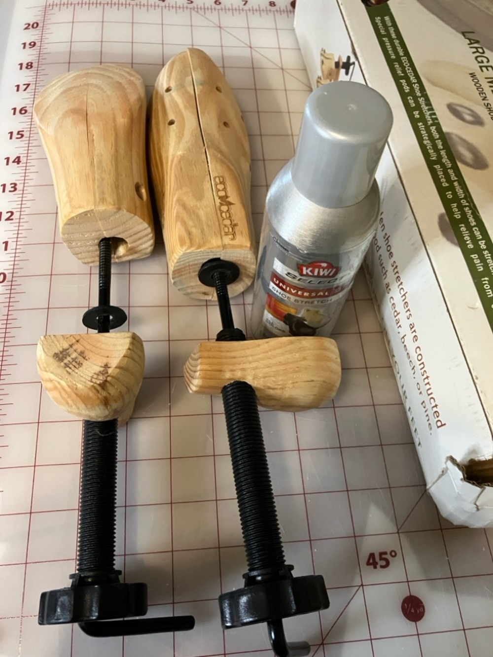 Eco Wooden Shoe Stretcher Tree and Spray Set